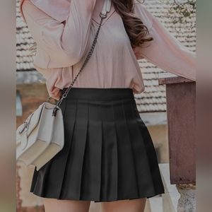 Black pleated skirt
